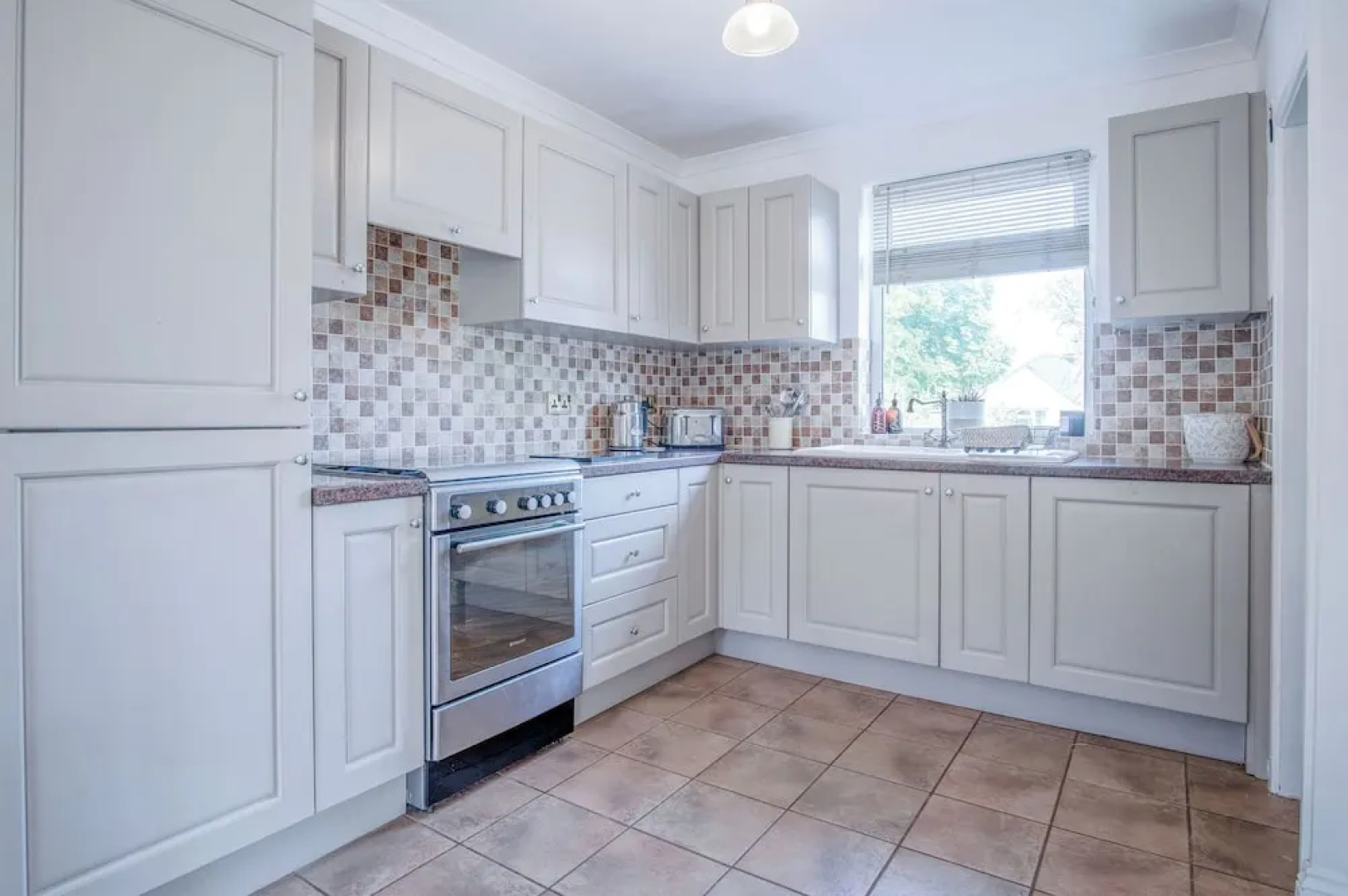 Sunderland Avenue - 2 Bedroom - Pembroke Dock
