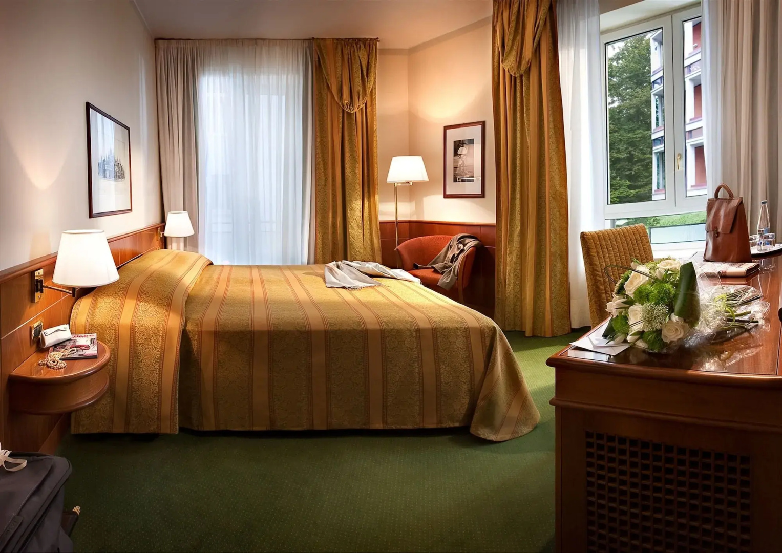 Отель Cavour