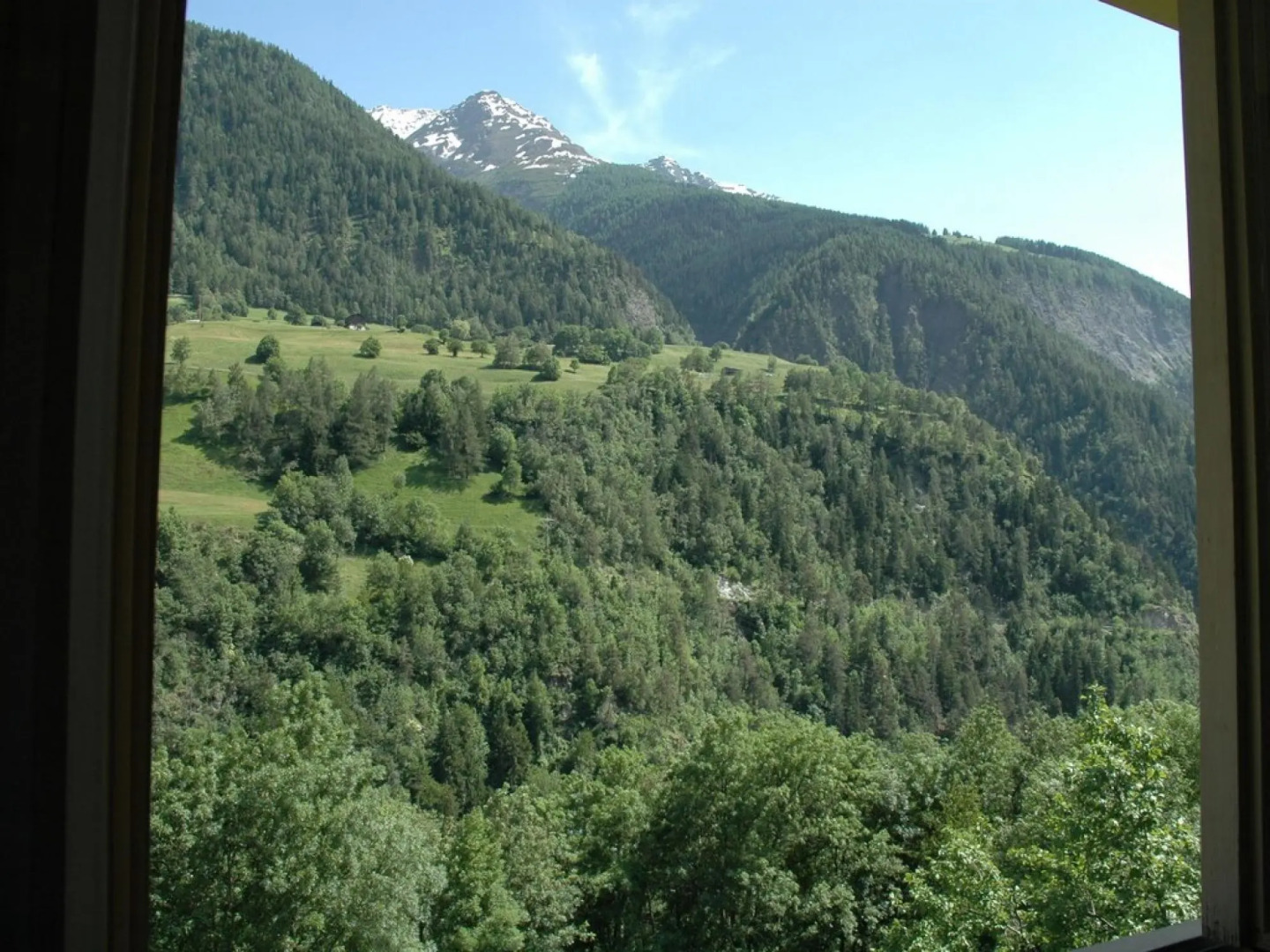 Charming Chalet Near Trails