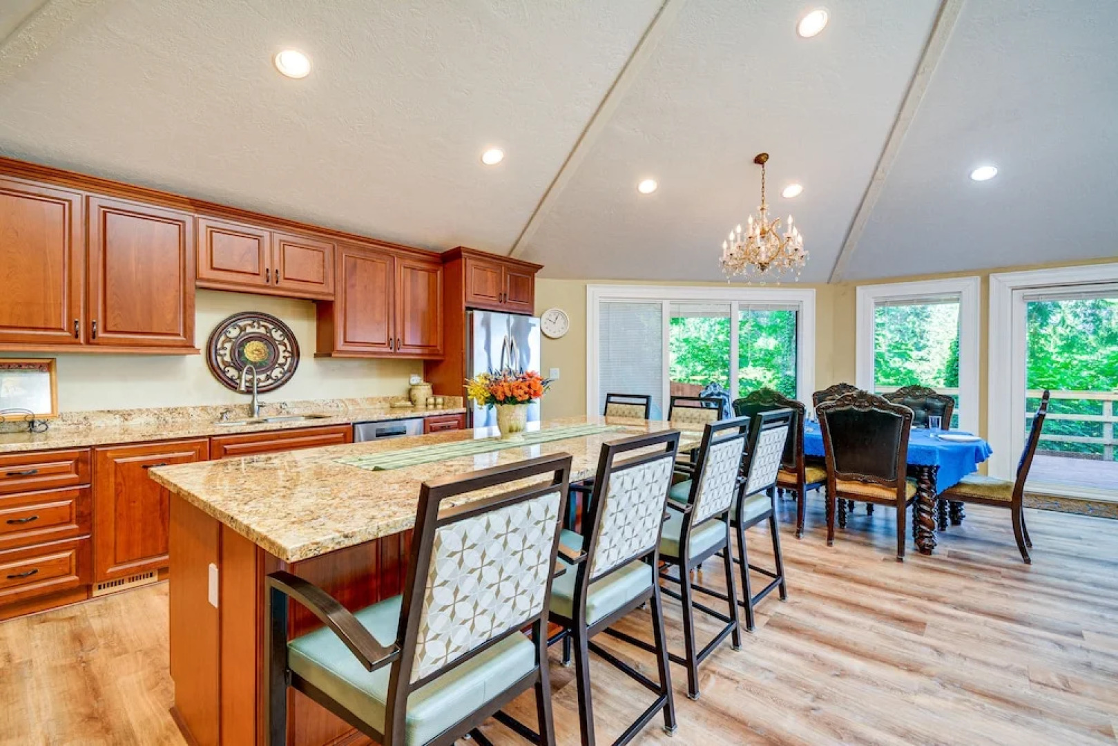 Charming Poulsbo Retreat: Hood Canal Views!