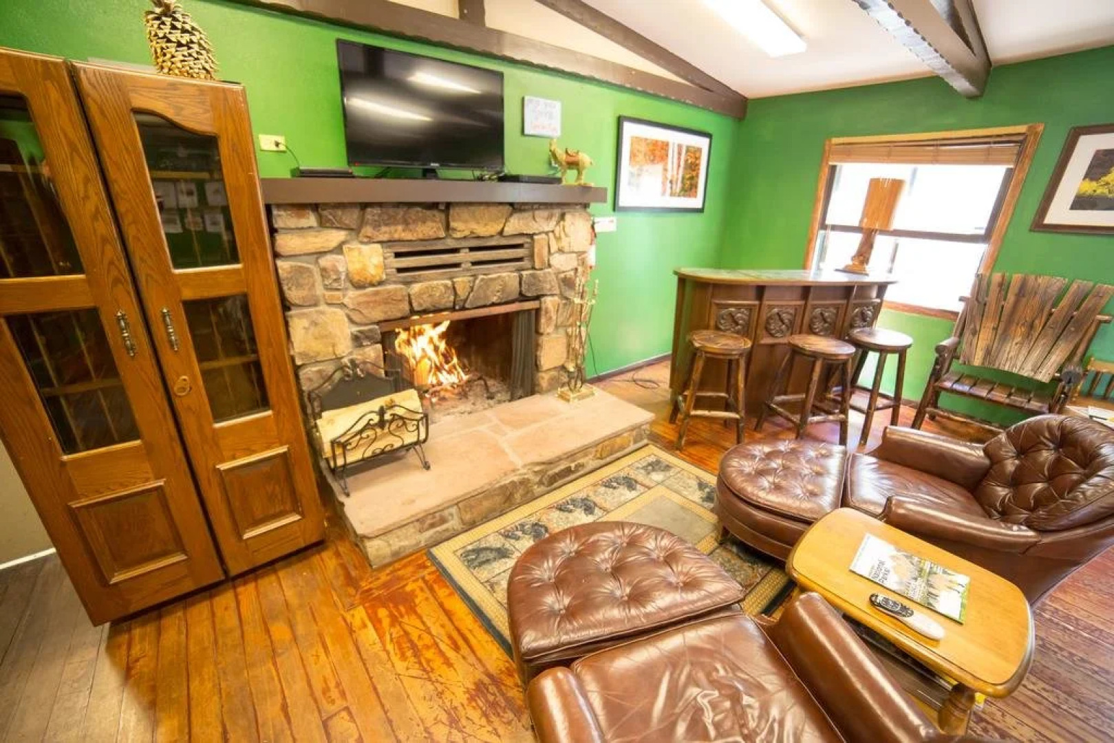 ITH Big Bear Lake Mountain Hostel & Lodge