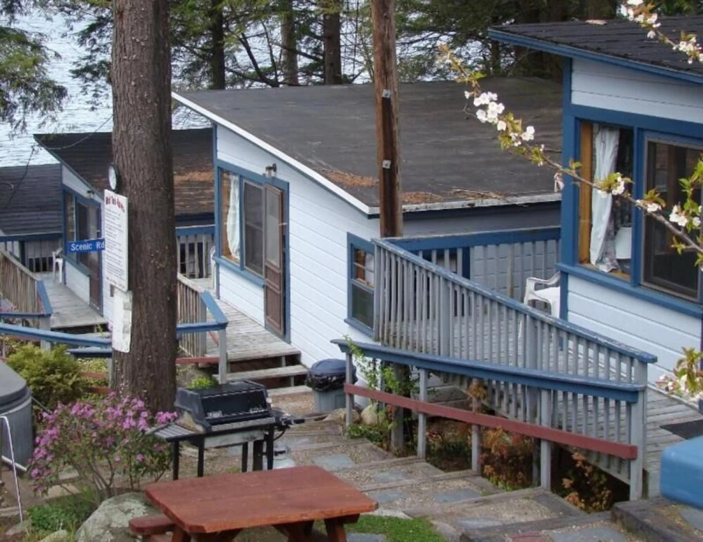 Lazy E Motor Inn