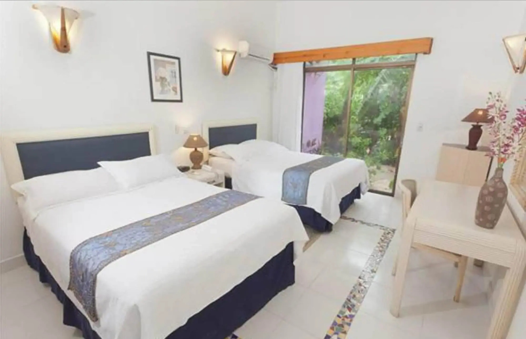 Cocoplum Beach Hotel