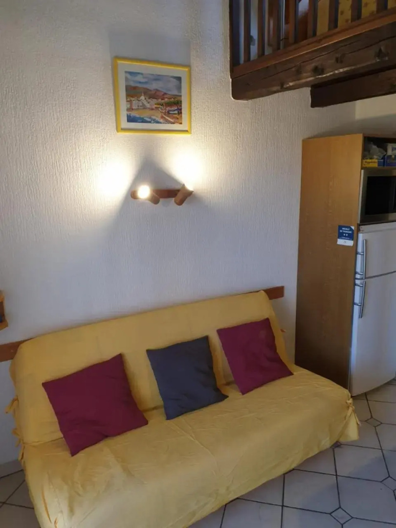 Studio Mezzanine vue port et mer