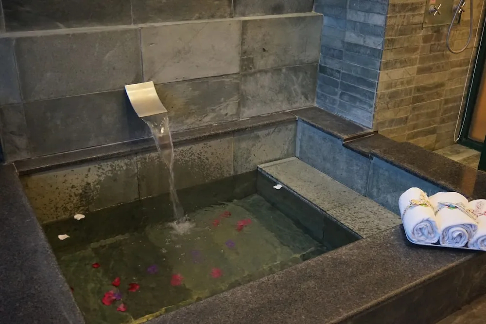Tianchi Hot Spring Hotel