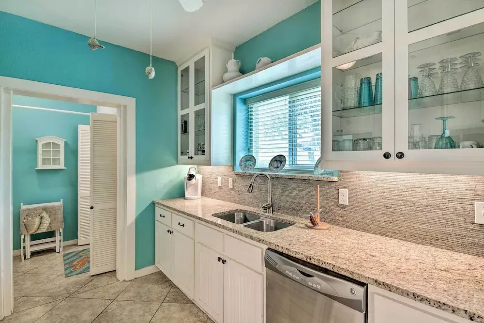 1 Mi to Dtwn Rockport: 'ocean Pearl' House