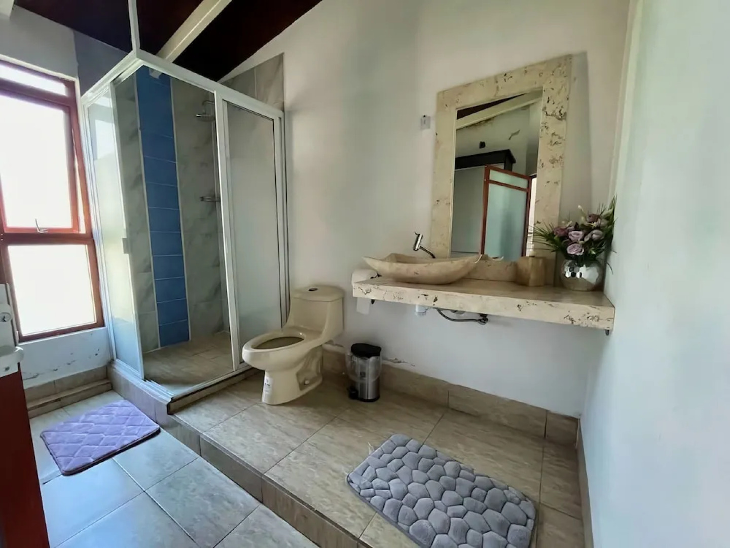 La Palapa & Posada Mía