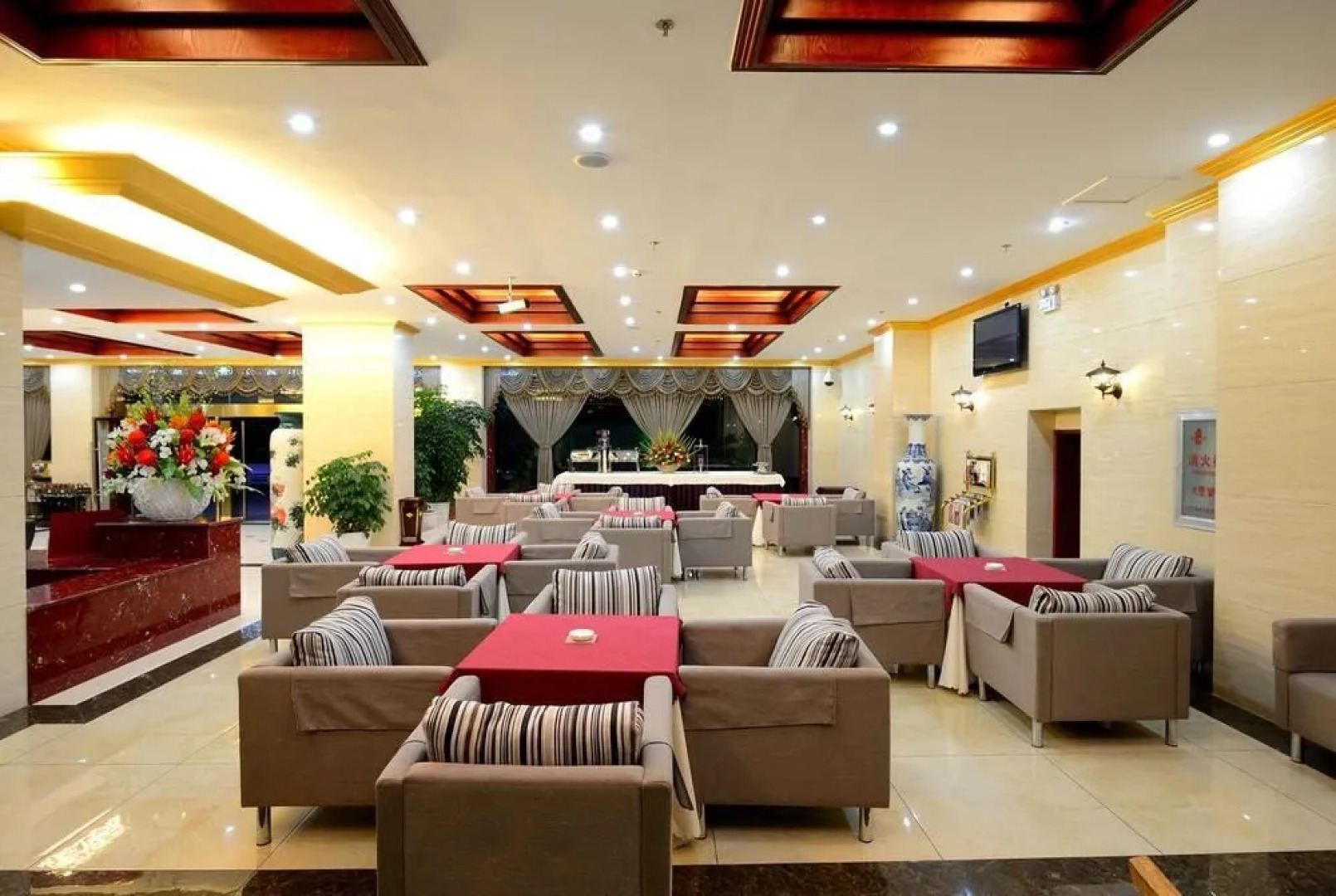 Shizong Diheng Hotel