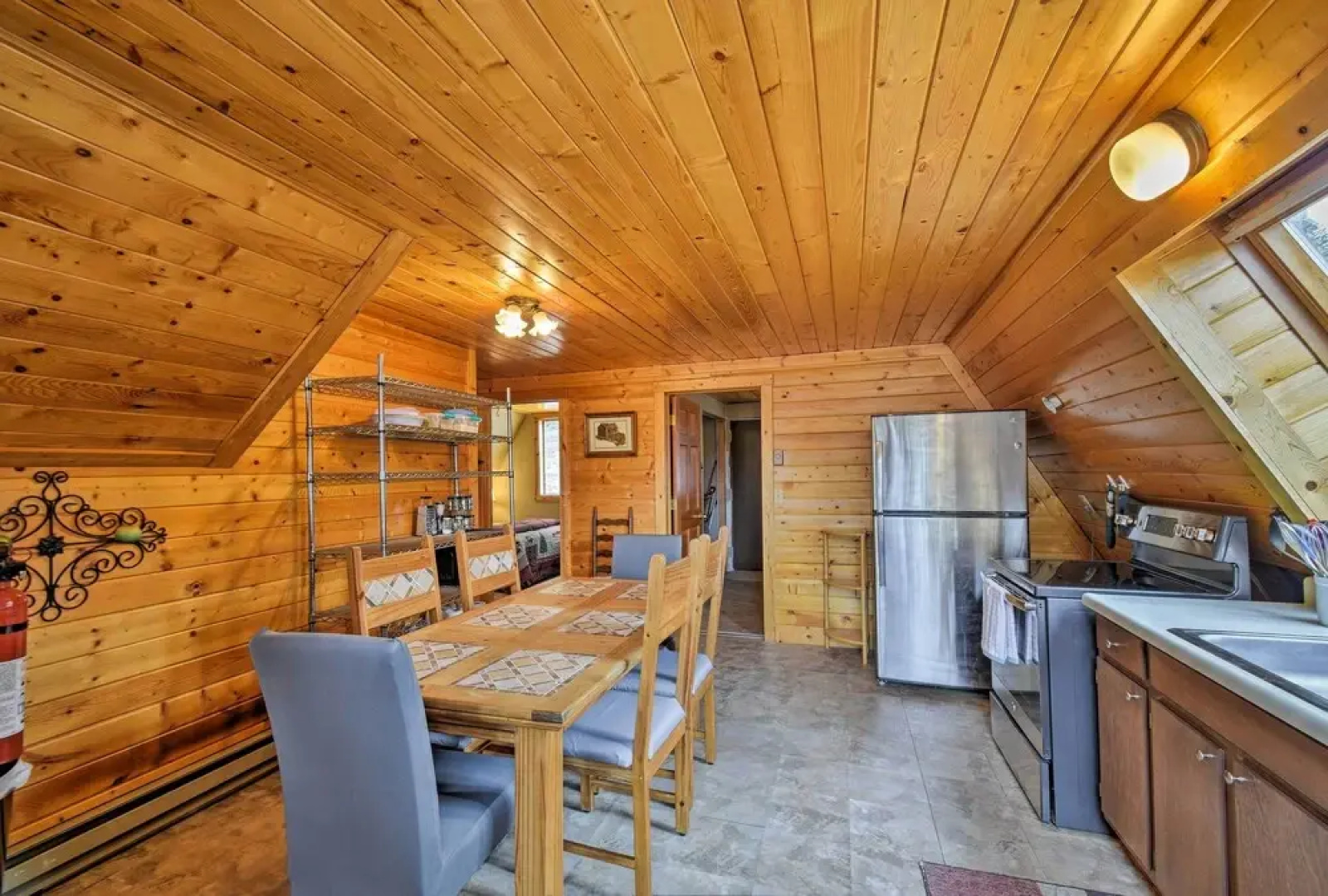 A-frame Cabin w/ Mtn Views: 4 Mi to Cripple Creek!