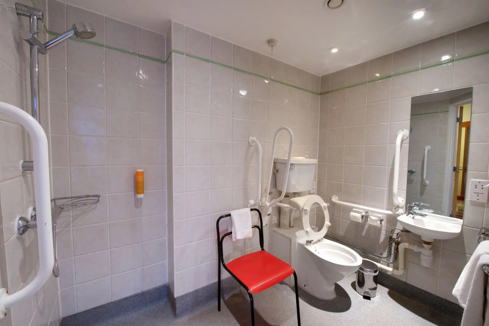 Waterloo Hub Hotel & Suites