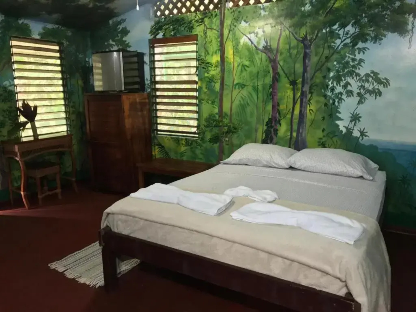 Palapa Hut Hostel & Camping