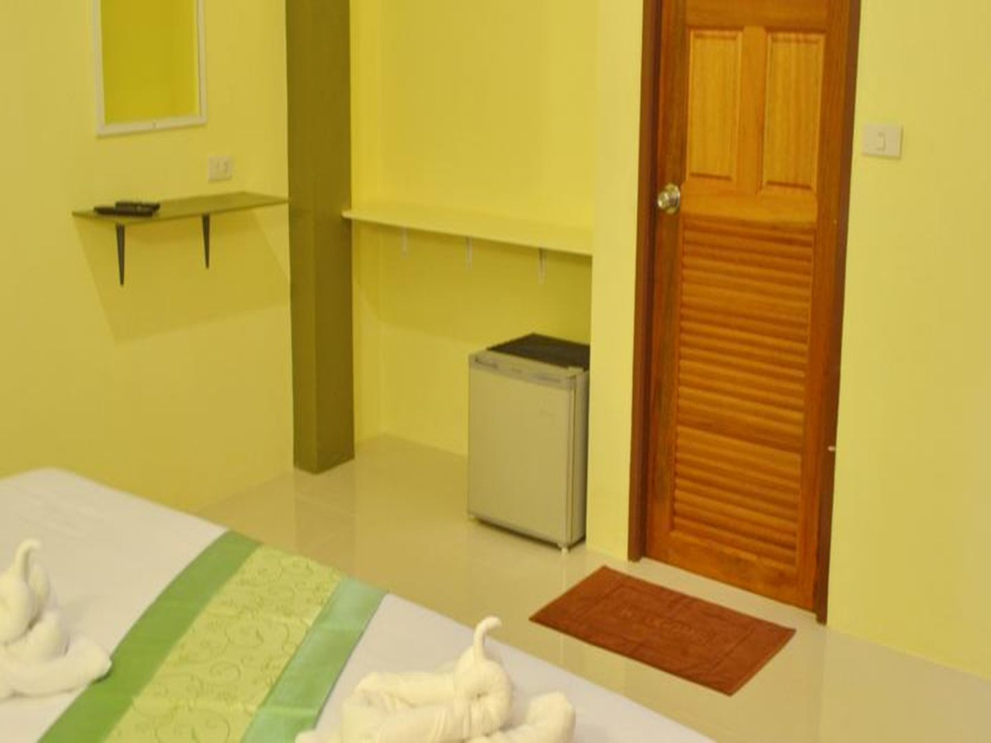 Lanta Baan Nok Resort (SHA Extra Plus)