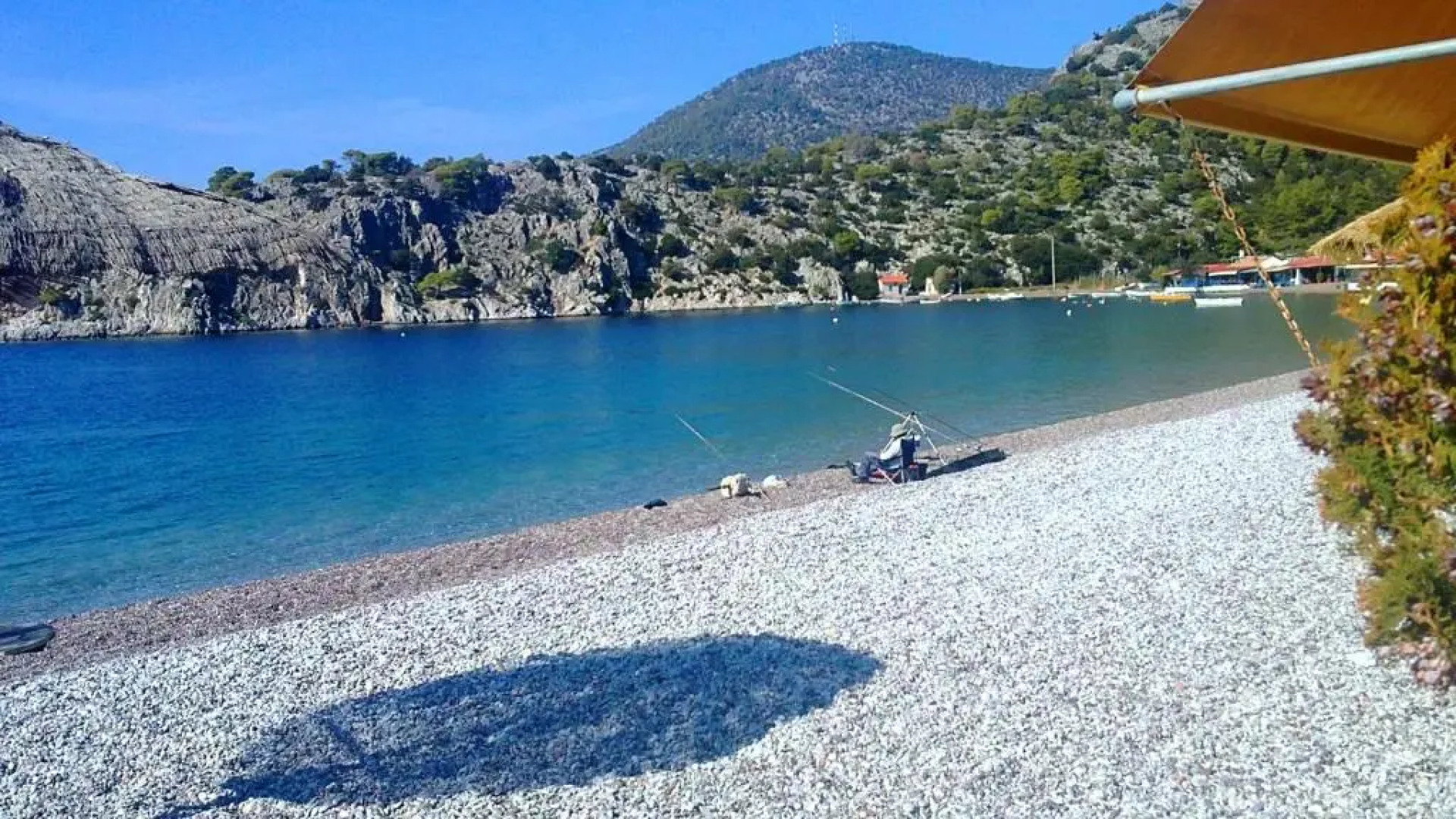 Beachfront self-catering studios in Psatha Bay - 60km from Athens