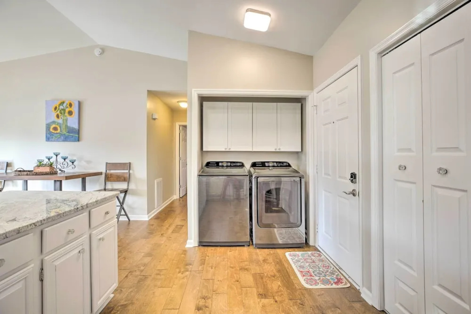 'indigo Cottage' w/ Deck on Lake Arrowhead!