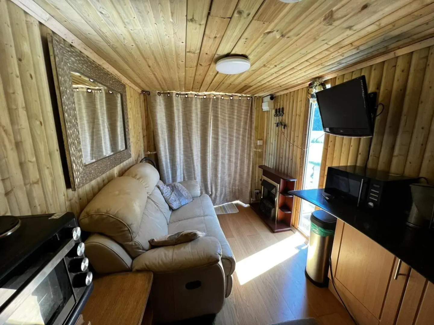 The Caduceus - Private Cabins