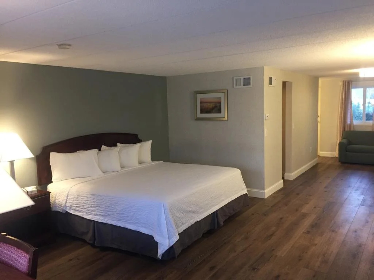 Hyannis Inn