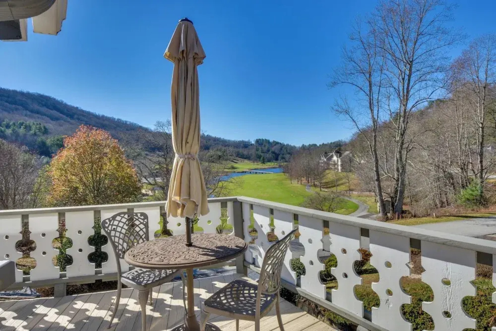 Picturesque Sky Haus Sanctuary w/ Mountain Views