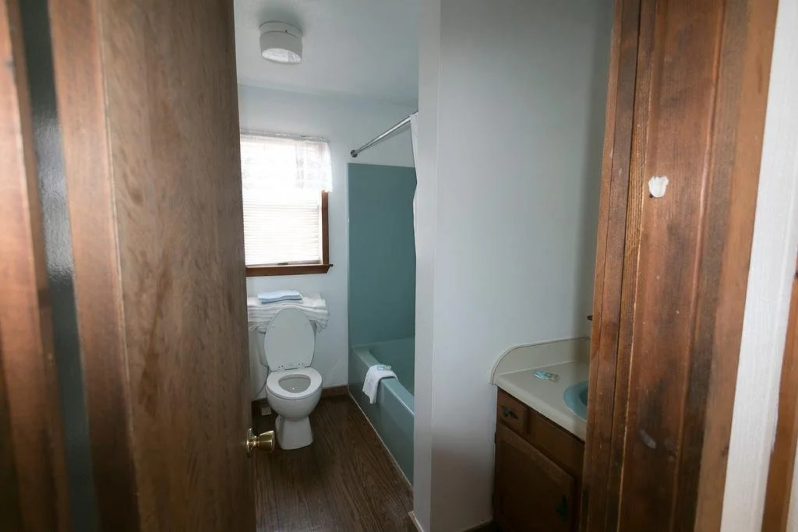 Outer Banks Motel Cape and Tower Cottages