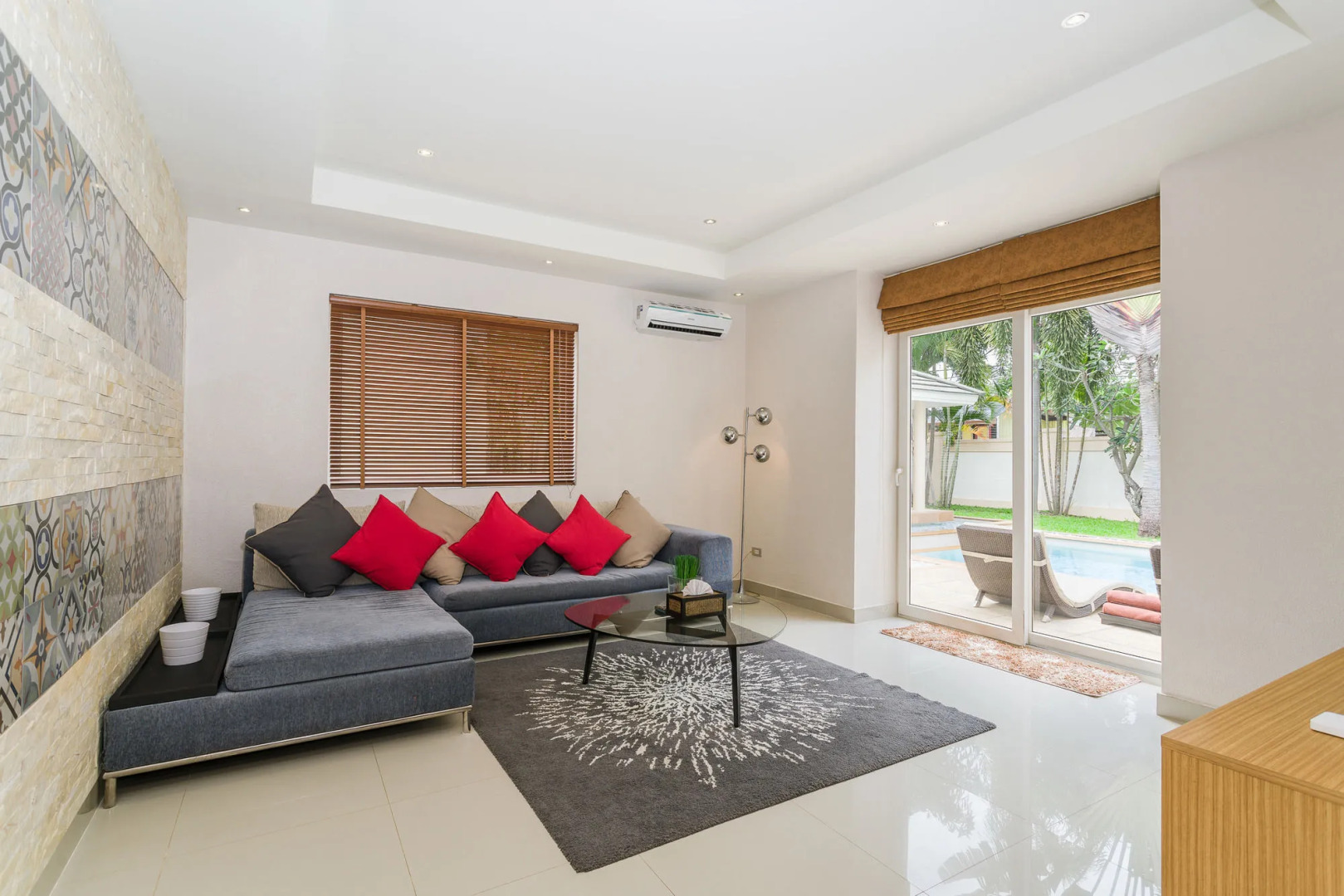 Luxury Pool Villa SRV