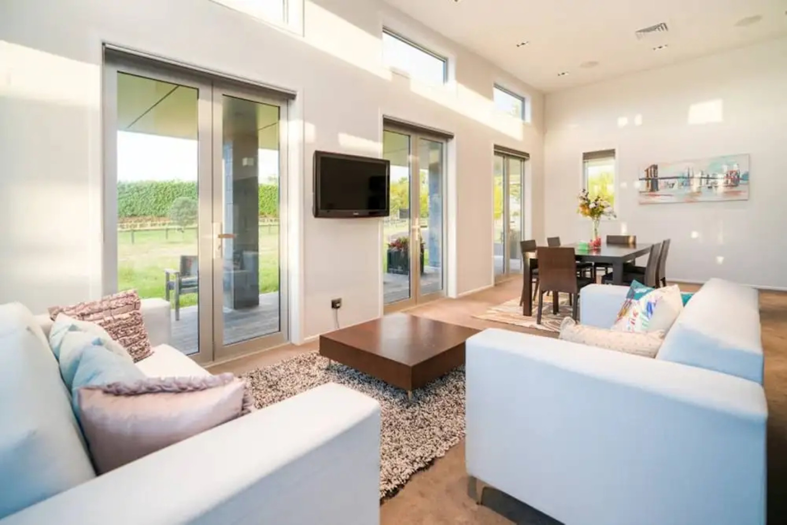 Karaka Luxury Vacation Home with Pool