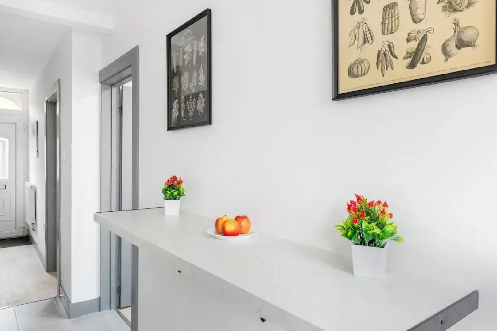 3br-sleeps8-parking-wifi-closestation