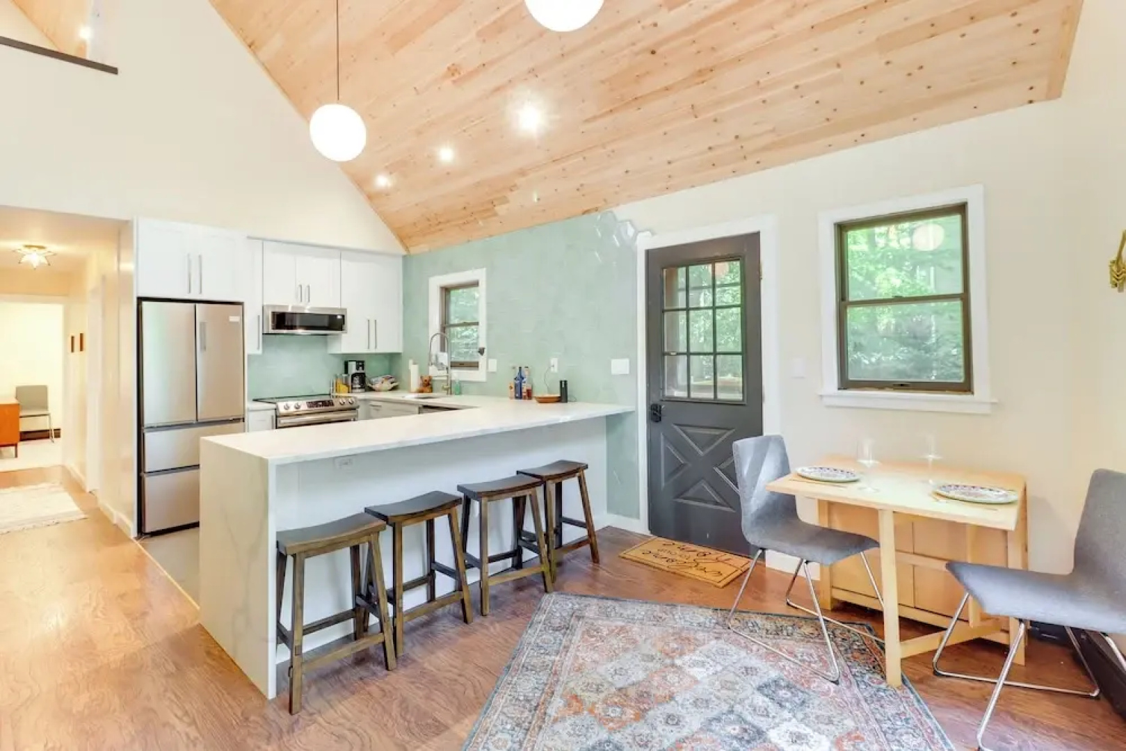 Community Beach Access: Modern Poconos Cabin!