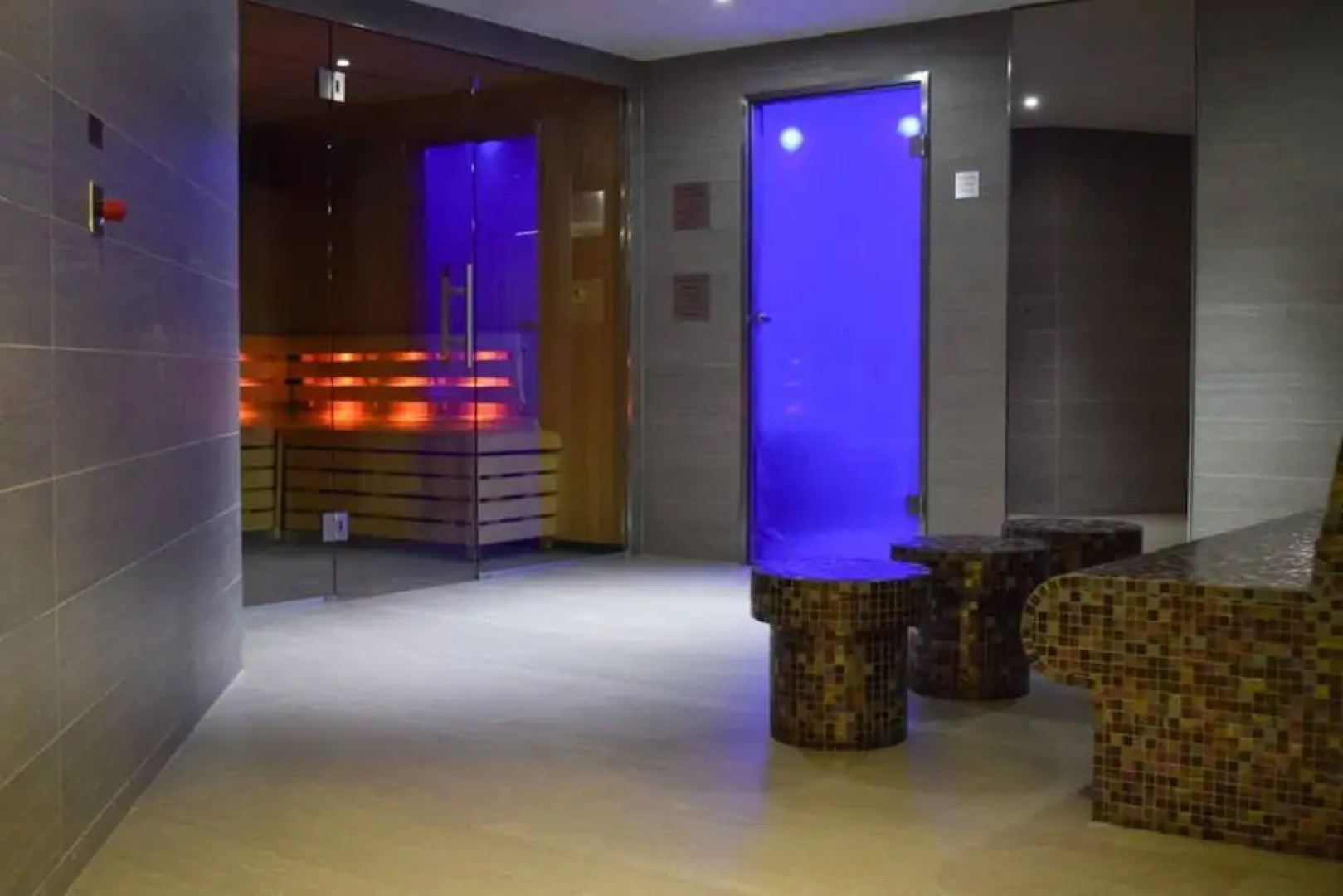 Stylish 2 Bedroom With Access to Pool and Gym