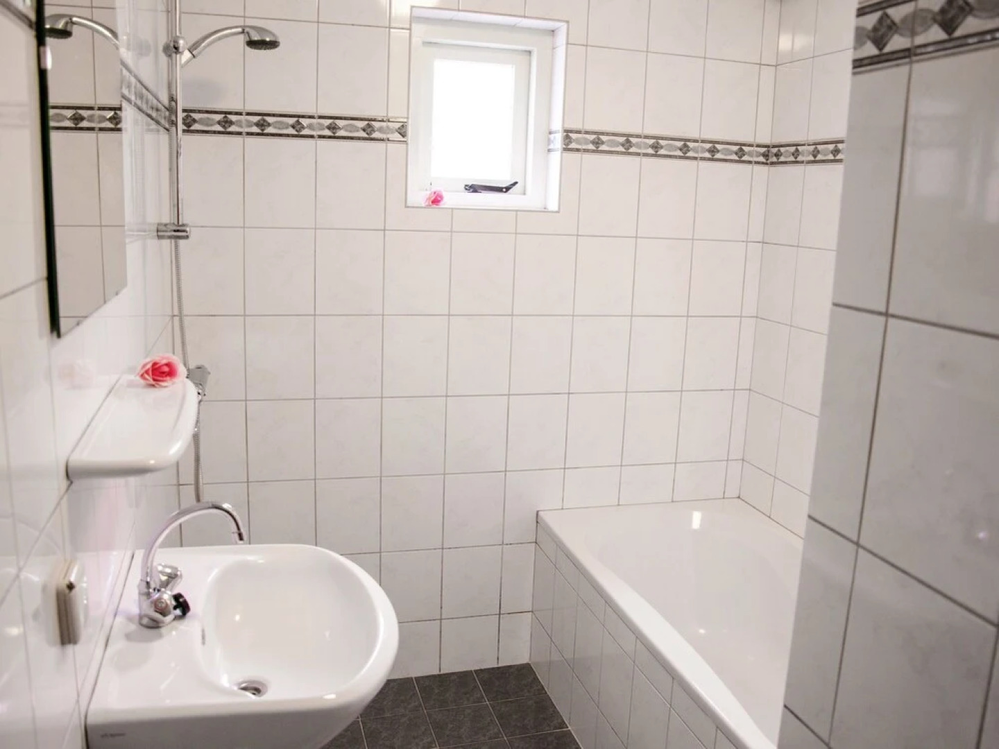 Beautiful Home With Lots of Privacy, in the Forest