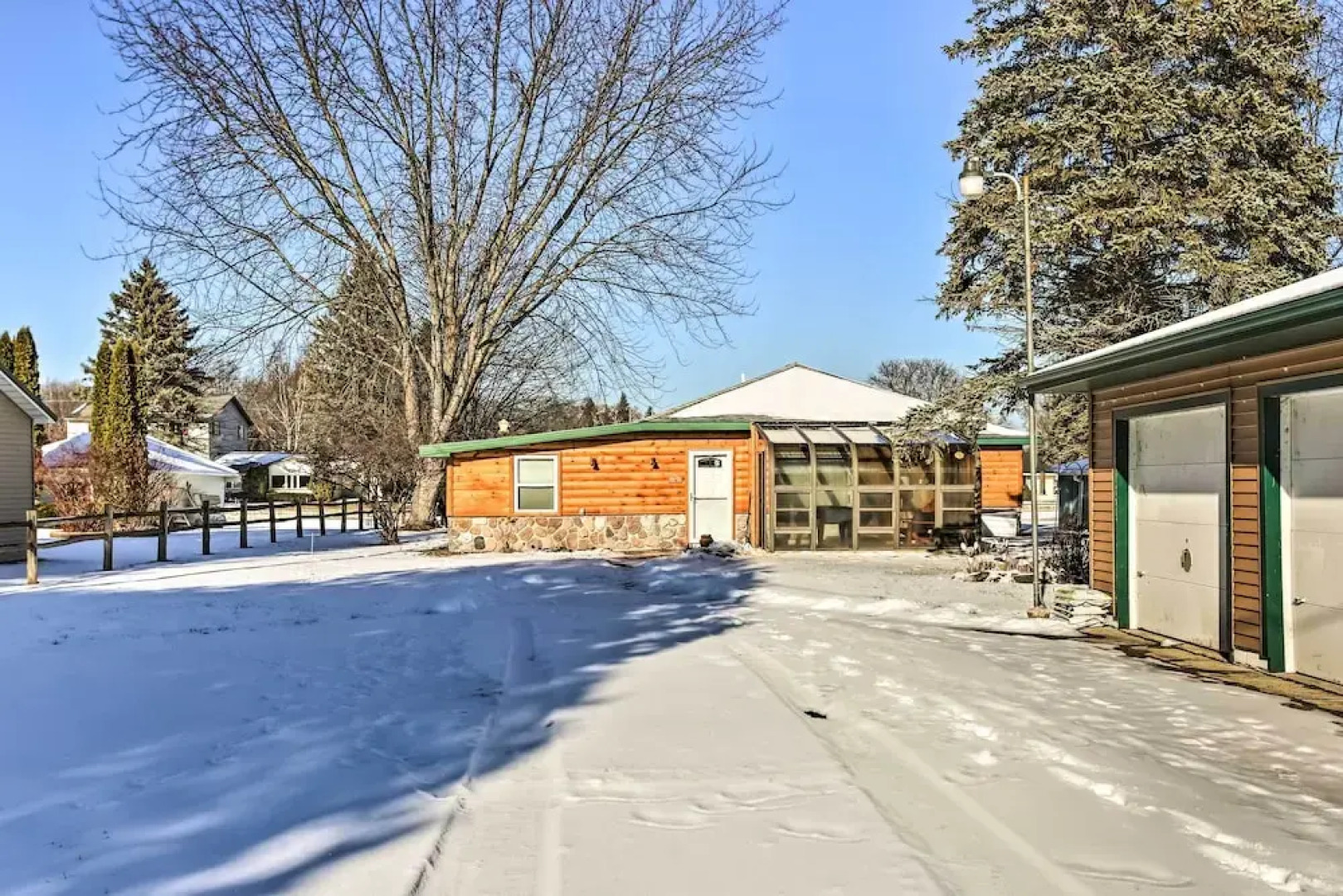 4 Season, Waterfront Houghton Lake House w/ Dock!