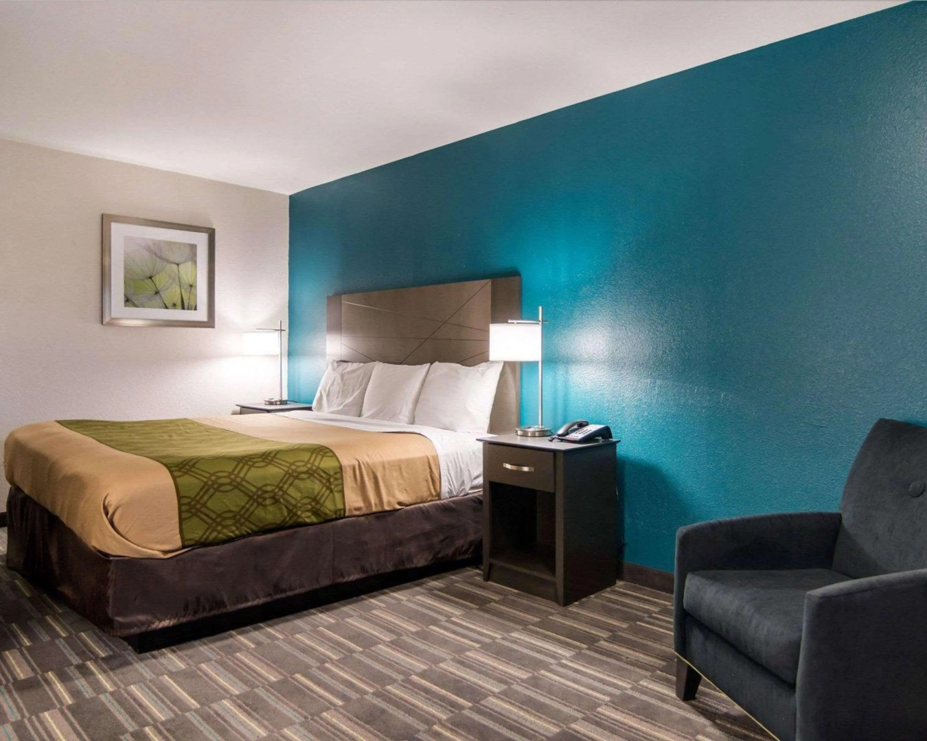 Econo Lodge Russellville I-40