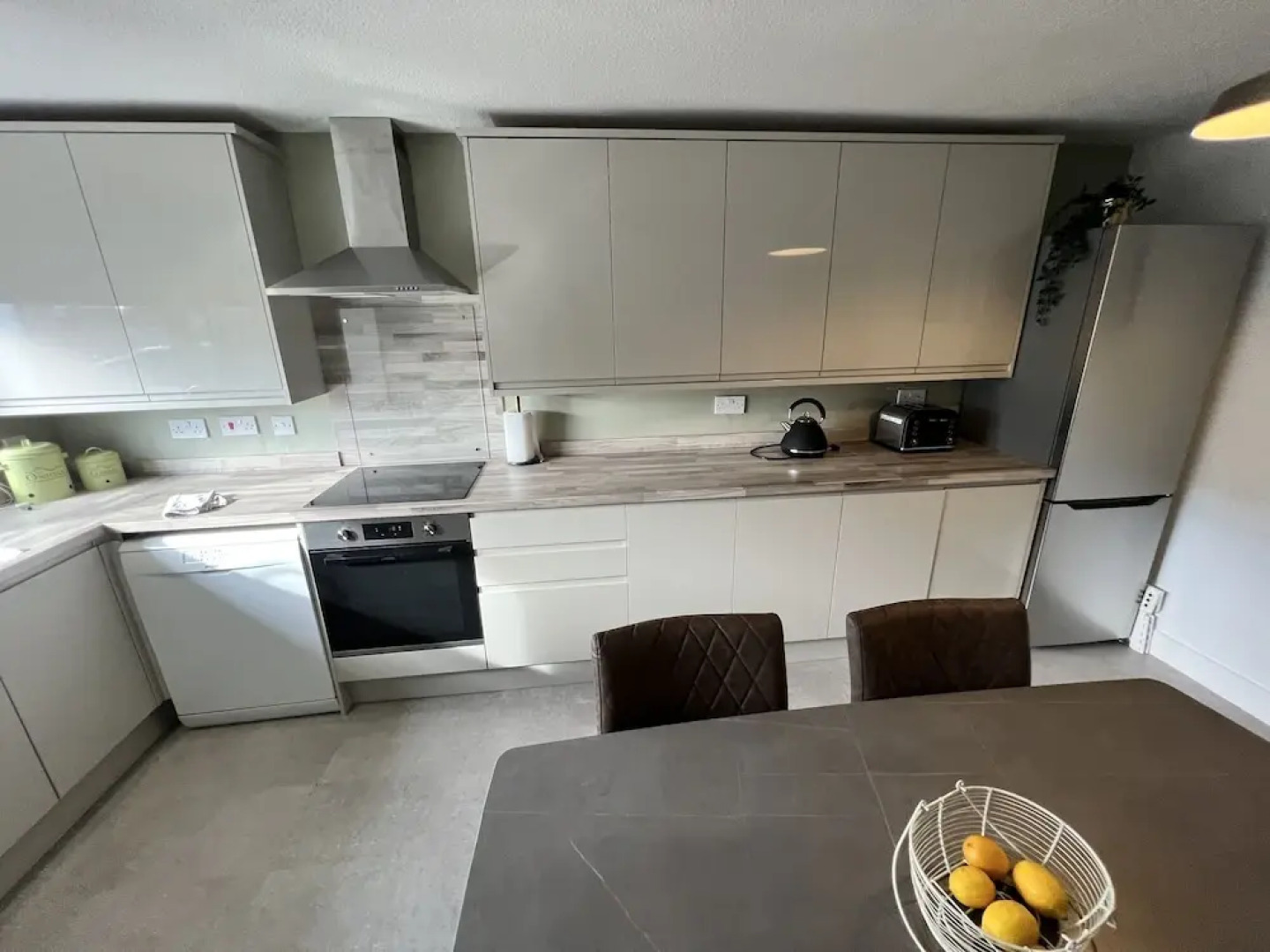 vERY comfy town house