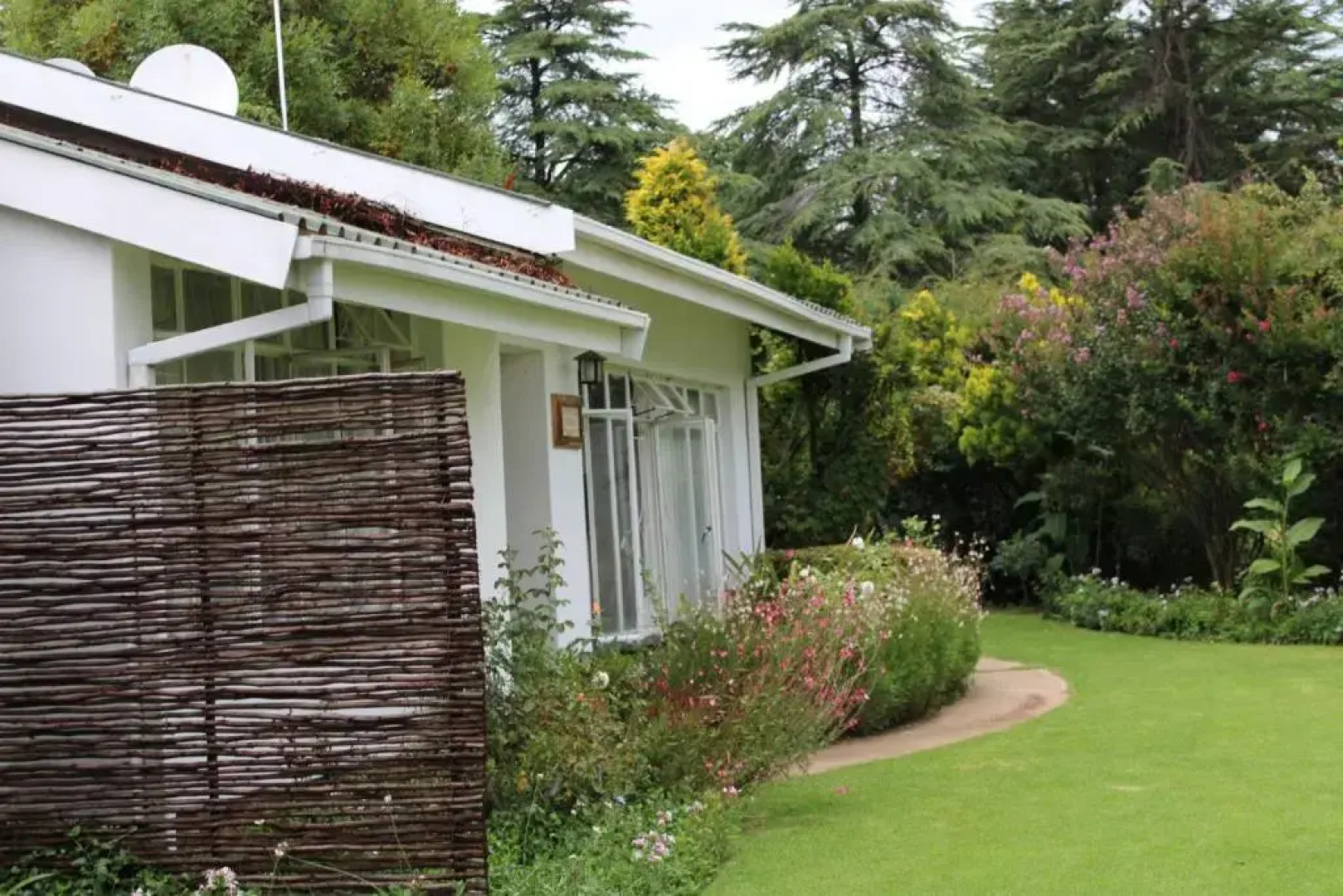 Rosewood Corner, Clarens