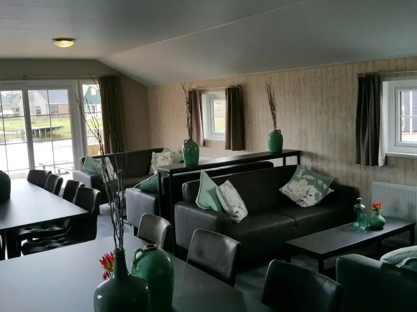 Pondside Stay w/ Kitchen