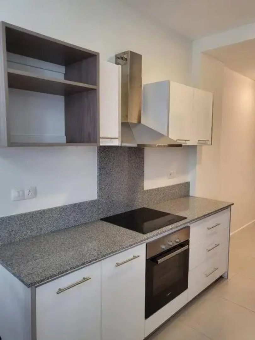 Elegant 1-bedroom apartment with close amenities