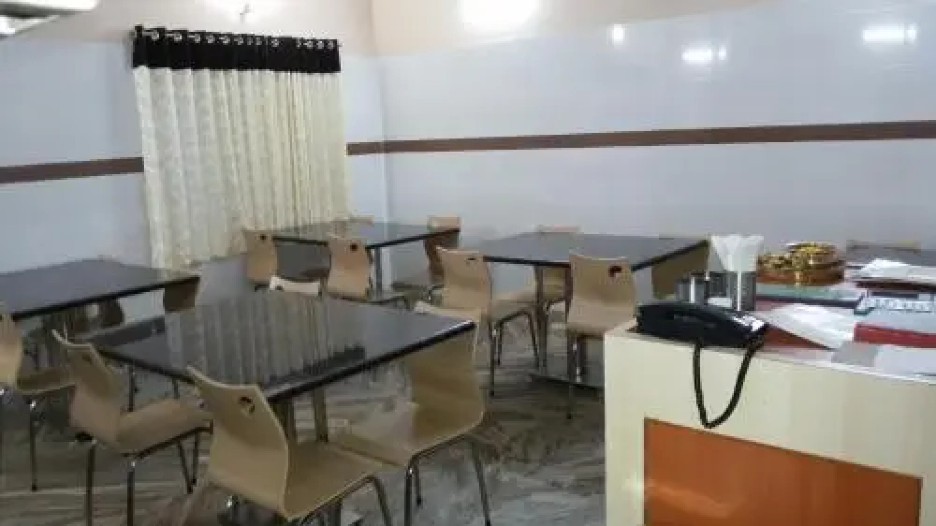 Hotel Saravana Grand