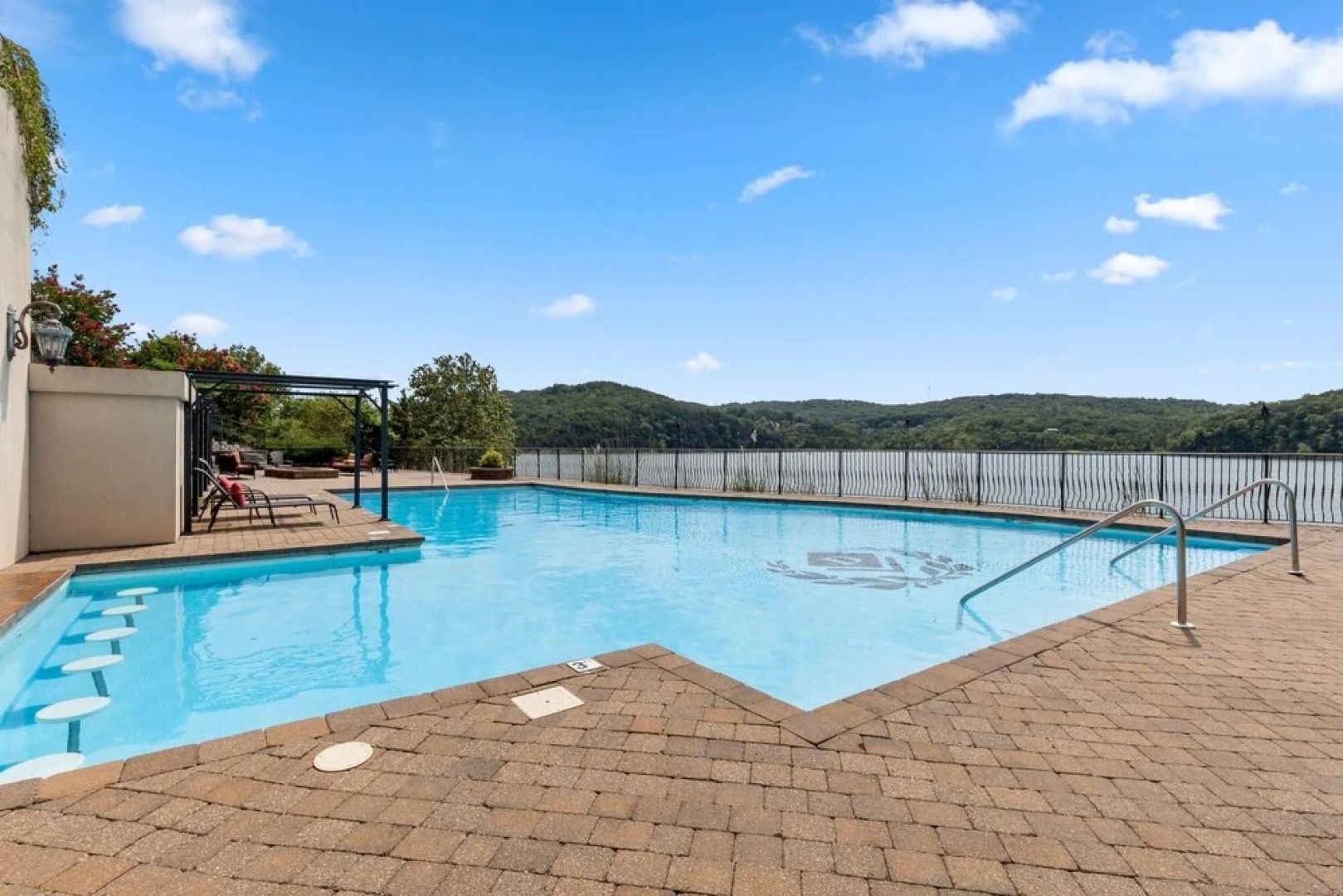 Superior 3 Bedroom Villa Waterfront