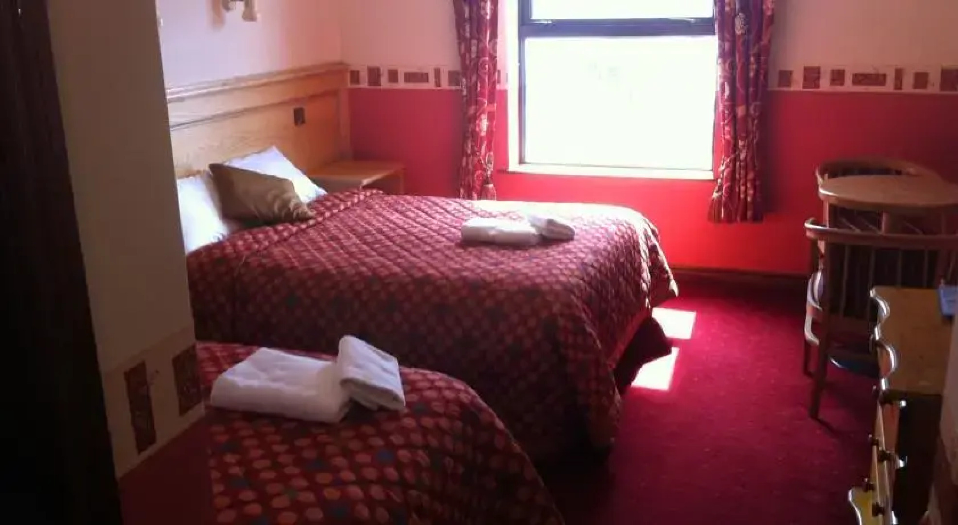 Pier House Guesthouse & Restaurant