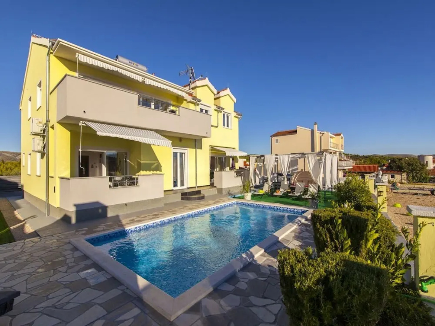 Restful Villa in Brodarica With Sauna