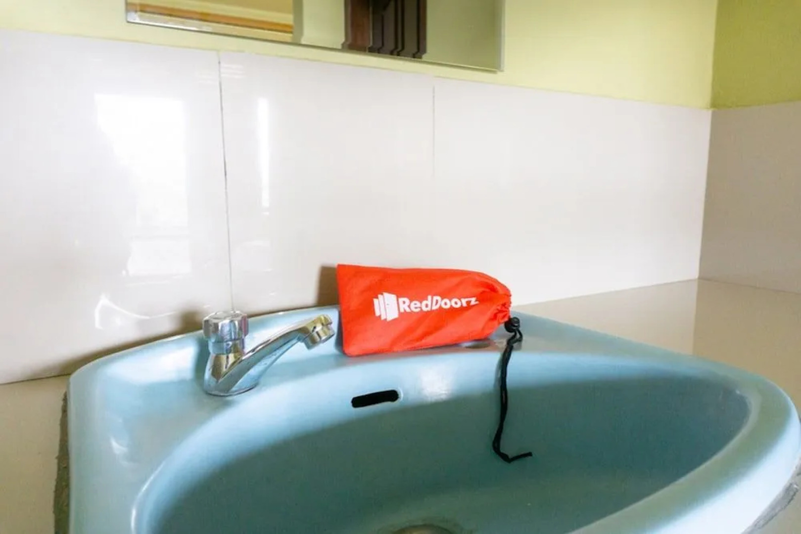 RedDoorz near Senaru Rinjani