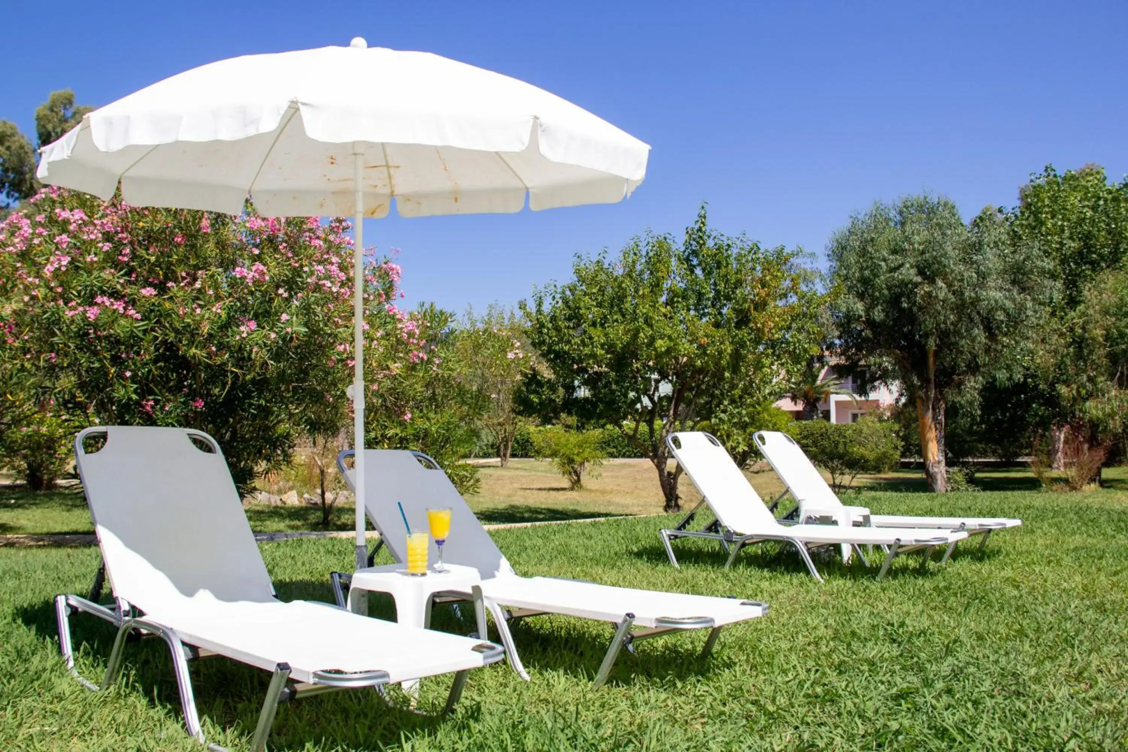 Tellis Holiday Rooms By Hotelius