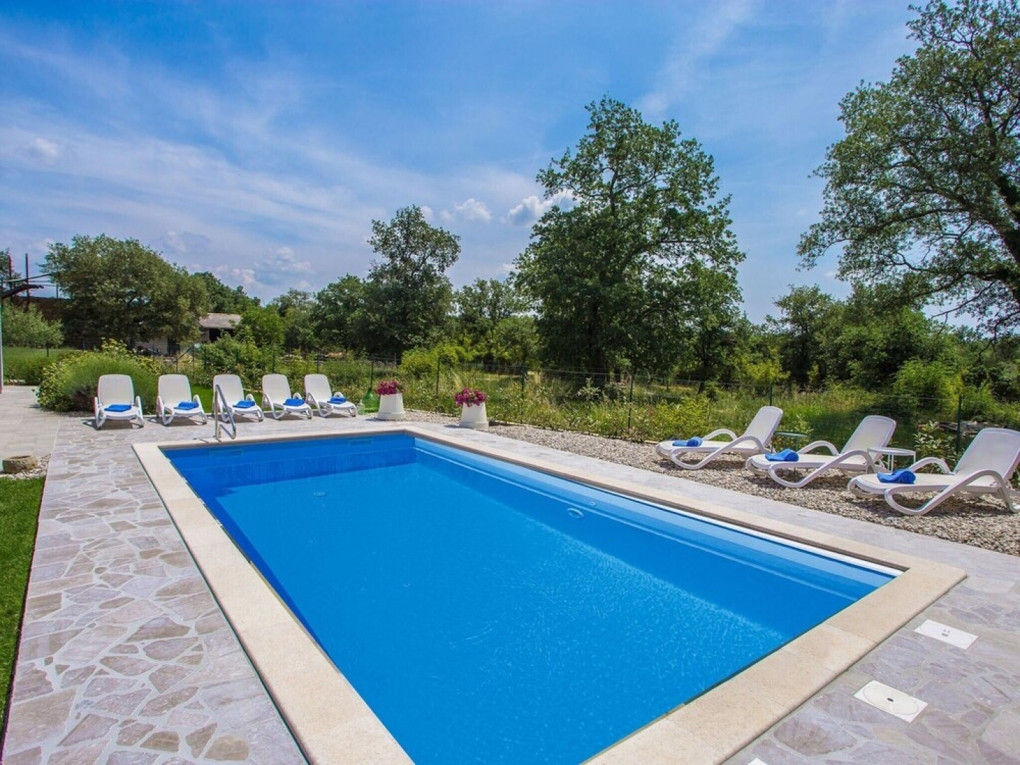 Beautiful Decorated Villa for 8 Persons With Private Pool in a Quiet Location