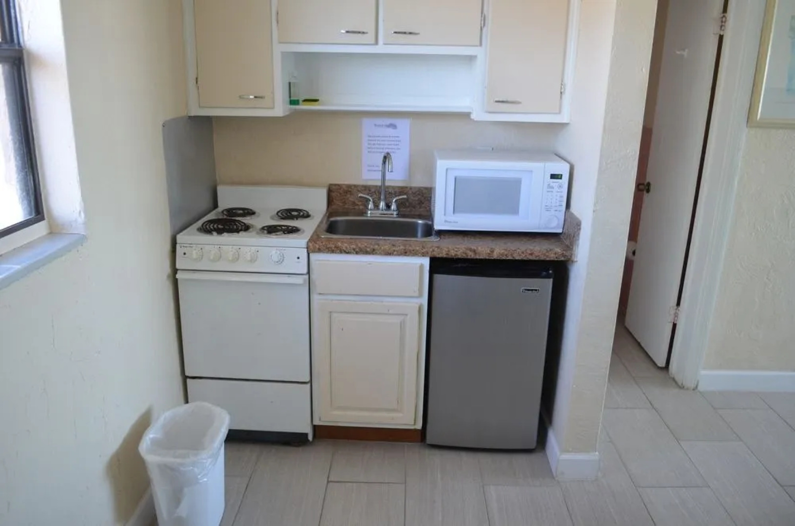 Sunrise Inn On The Beach