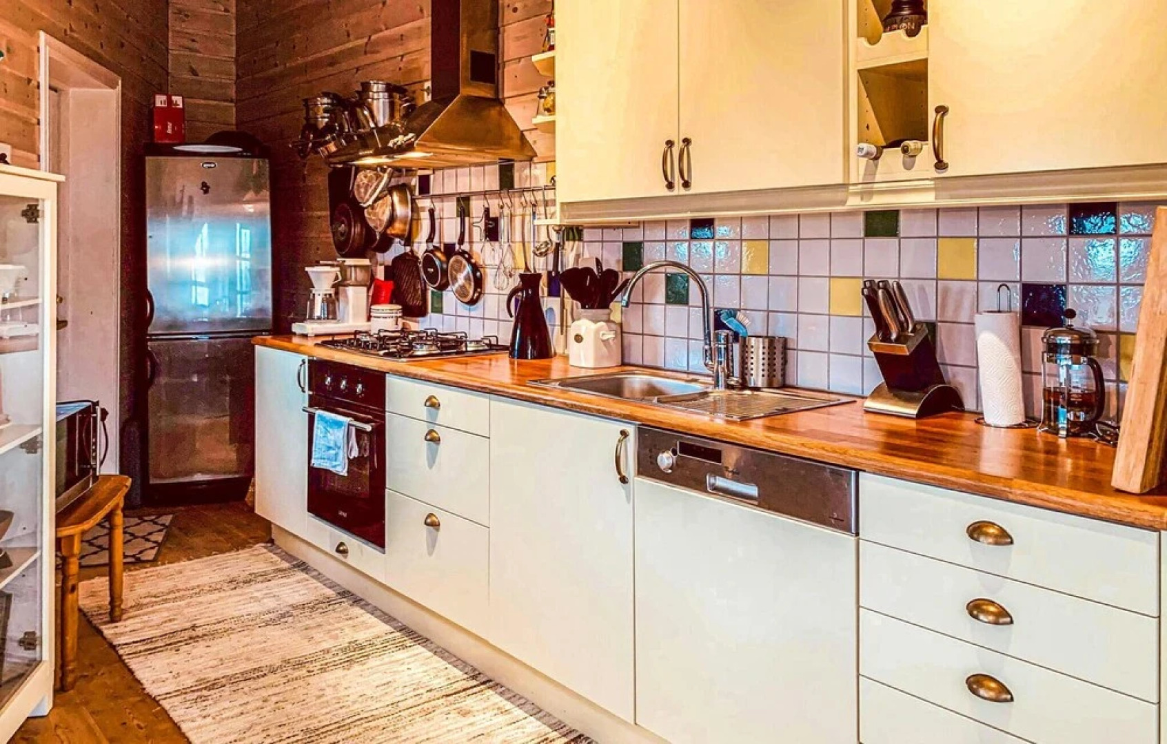 Stunning Home in Bekkjarvik With 3 Bedrooms and Wifi