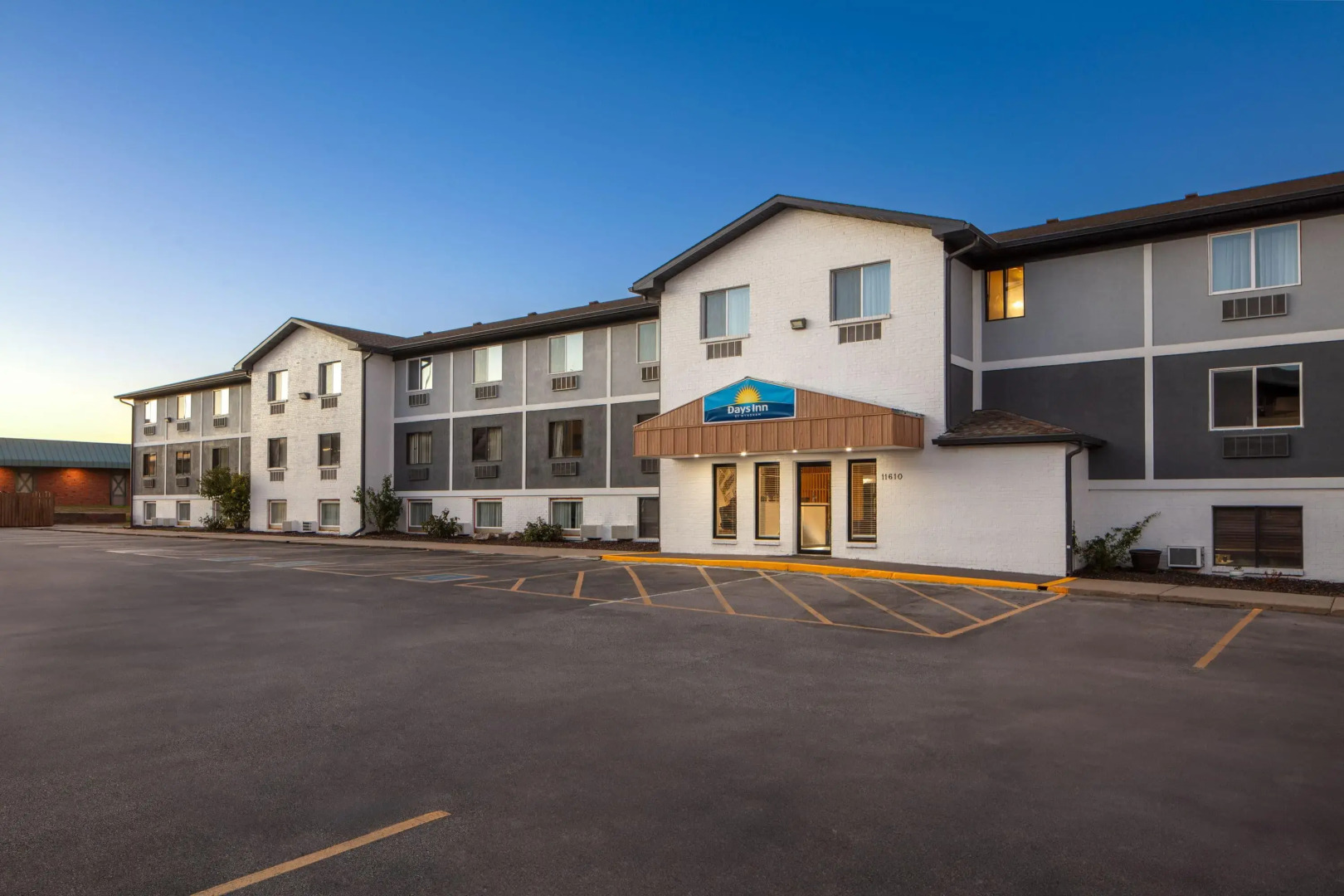 Days Inn by Wyndham Omaha/West Dodge