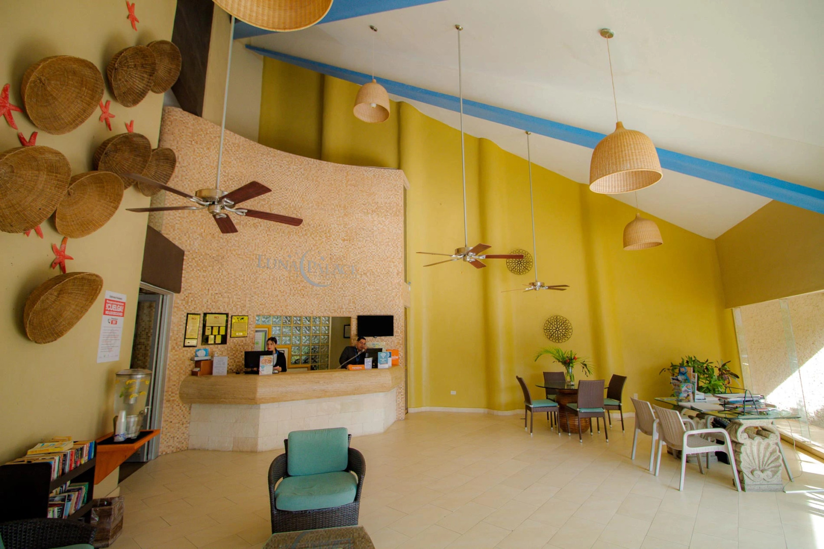 Luna Palace Hotel and Suites