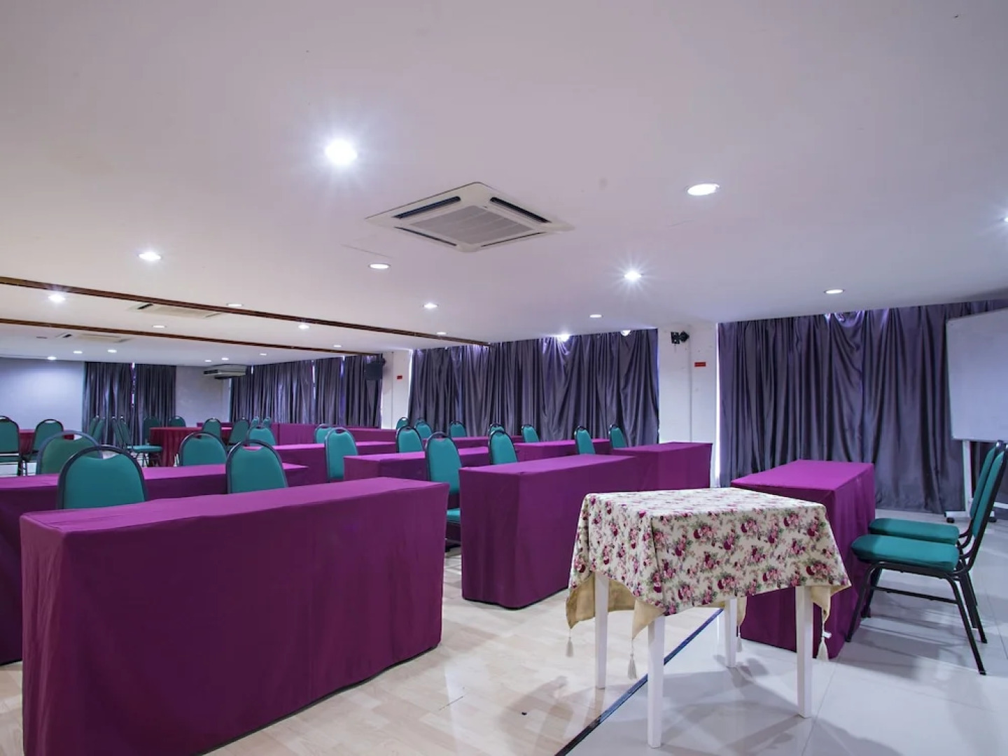 KK Hotel Kajang by OYO