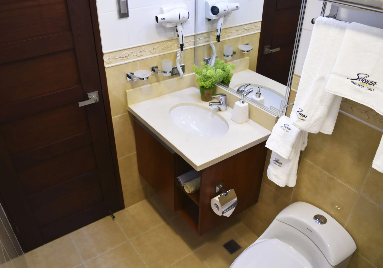 Selenza Apart Hotel