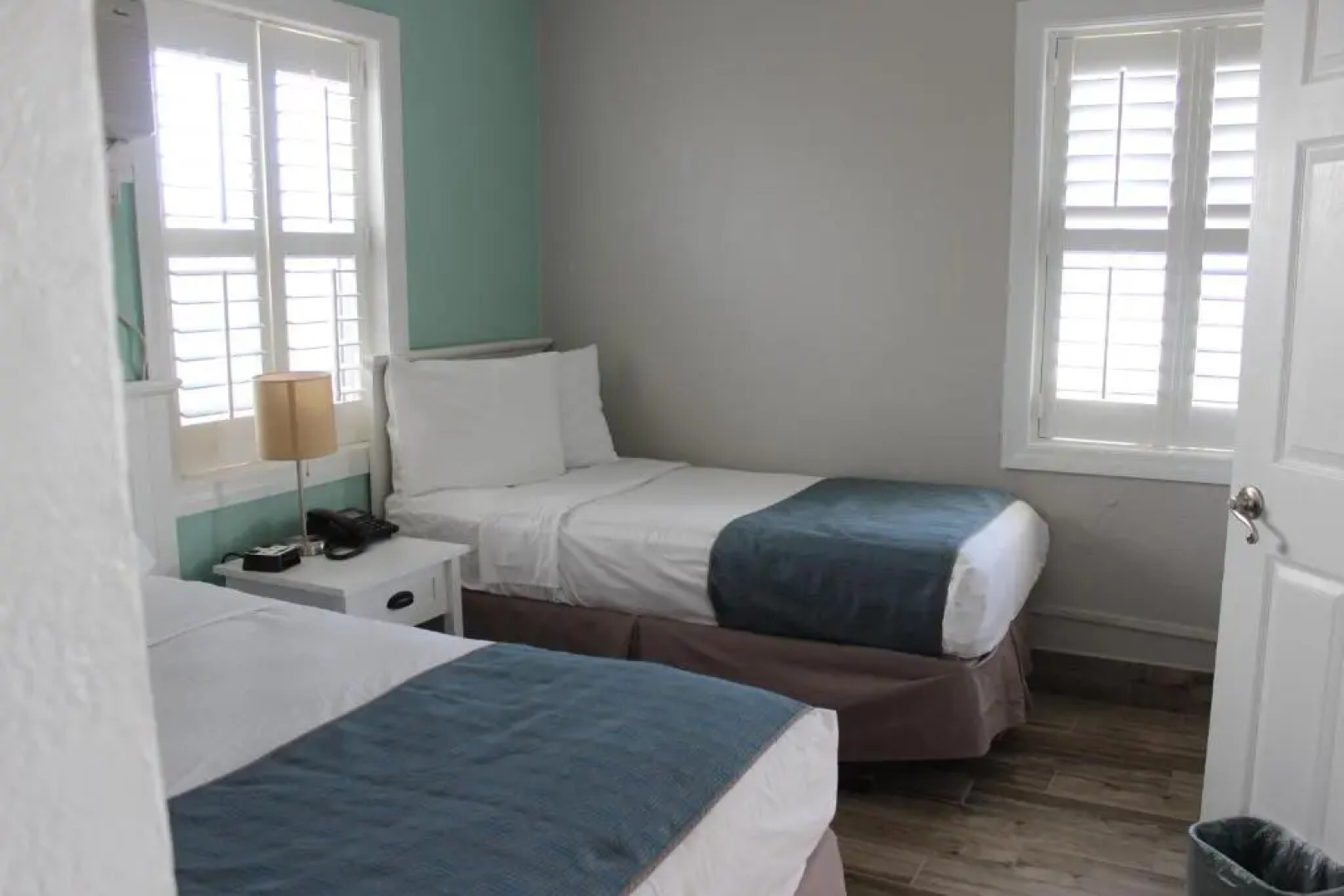 Shoreline Suites & Cabana Cottages