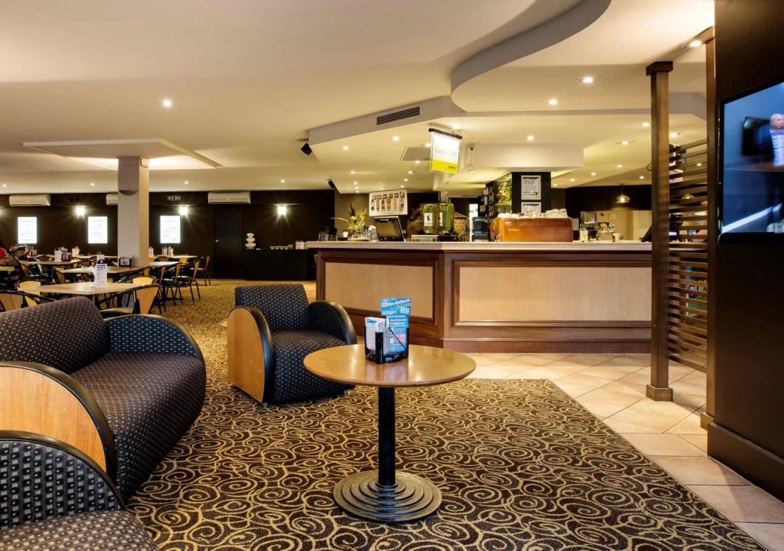 Nightcap at Ferntree Gully Hotel Motel