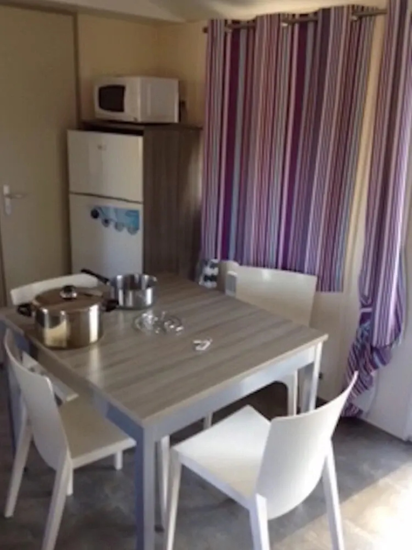 Bungalow With 3 Bedrooms in Andernos-les-bains, With Pool Access and F